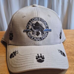 Yellowstone National Park L/XL Stretchfit Hat - New